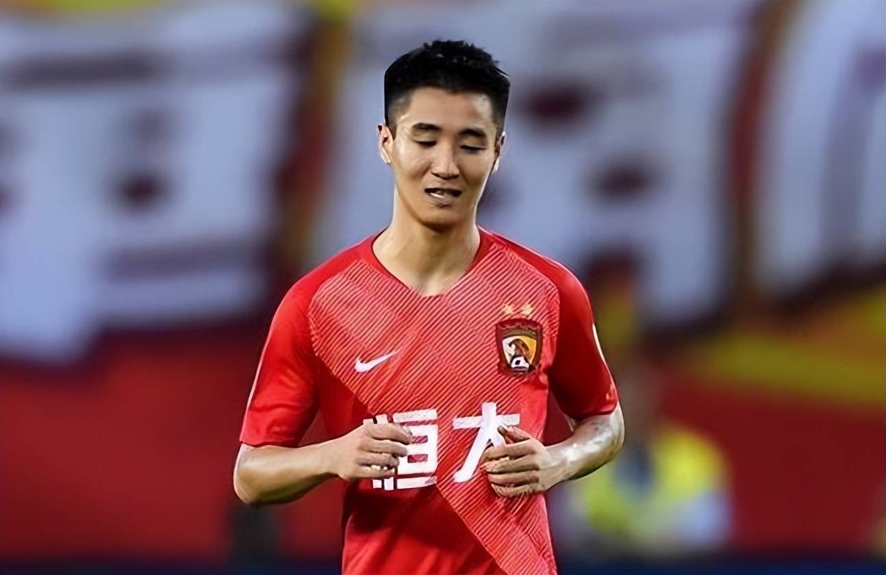 成都蓉城训练开放日，转会期官宣签约引欢呼，德甲在即，心理建设被强调的简单介绍九游网页版