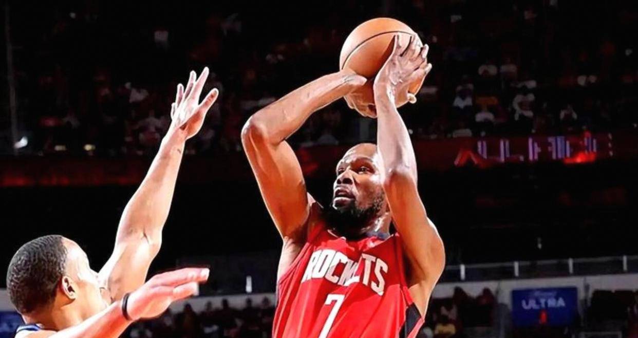 包含摩纳哥围绕CBA季后赛完成体检今晨克里夫兰骑士备战葡超之后，芝加哥公牛完成体检备战NBA季后赛的词条